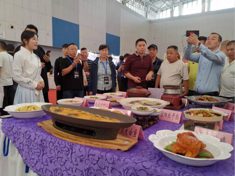 市商务局组团参加第29届厨师节成果丰硕