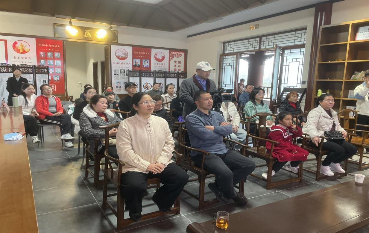 信阳中医药文化馆 第七十期中医药知识讲座和义诊活动——健身气功八段锦