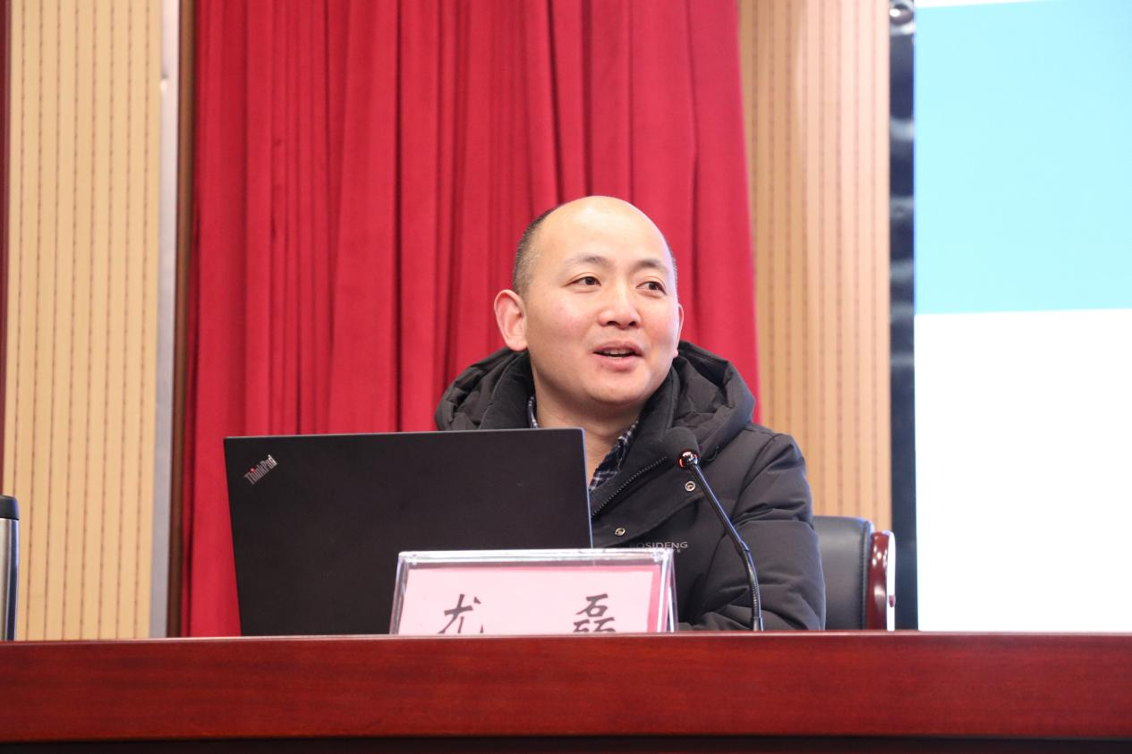 罗山县教体局举办DeepSeek专题培训会