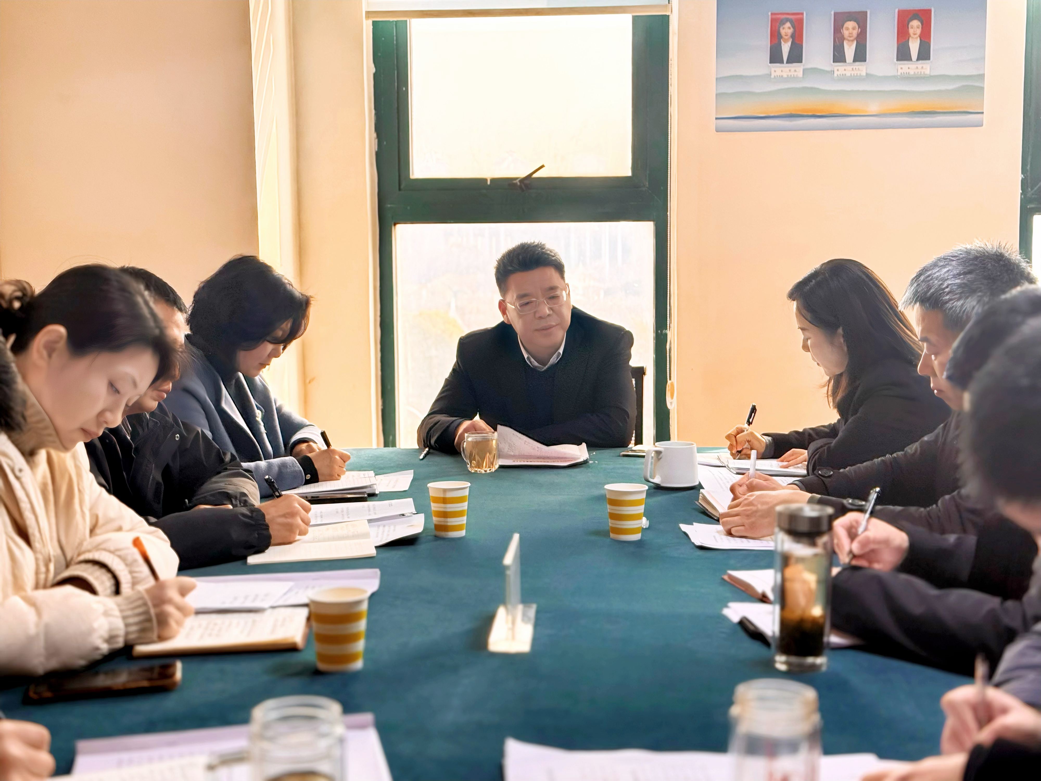 中共信阳市不动产登记中心支部委员会召开2024年度组织生活会