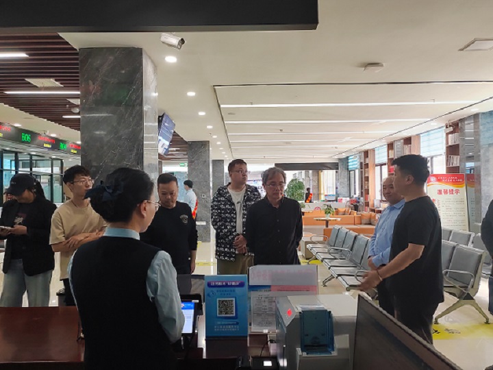 焦作市考察组赴罗山县人社局学习社保卡便民服务经验 助力“一卡通”服务提质增效
