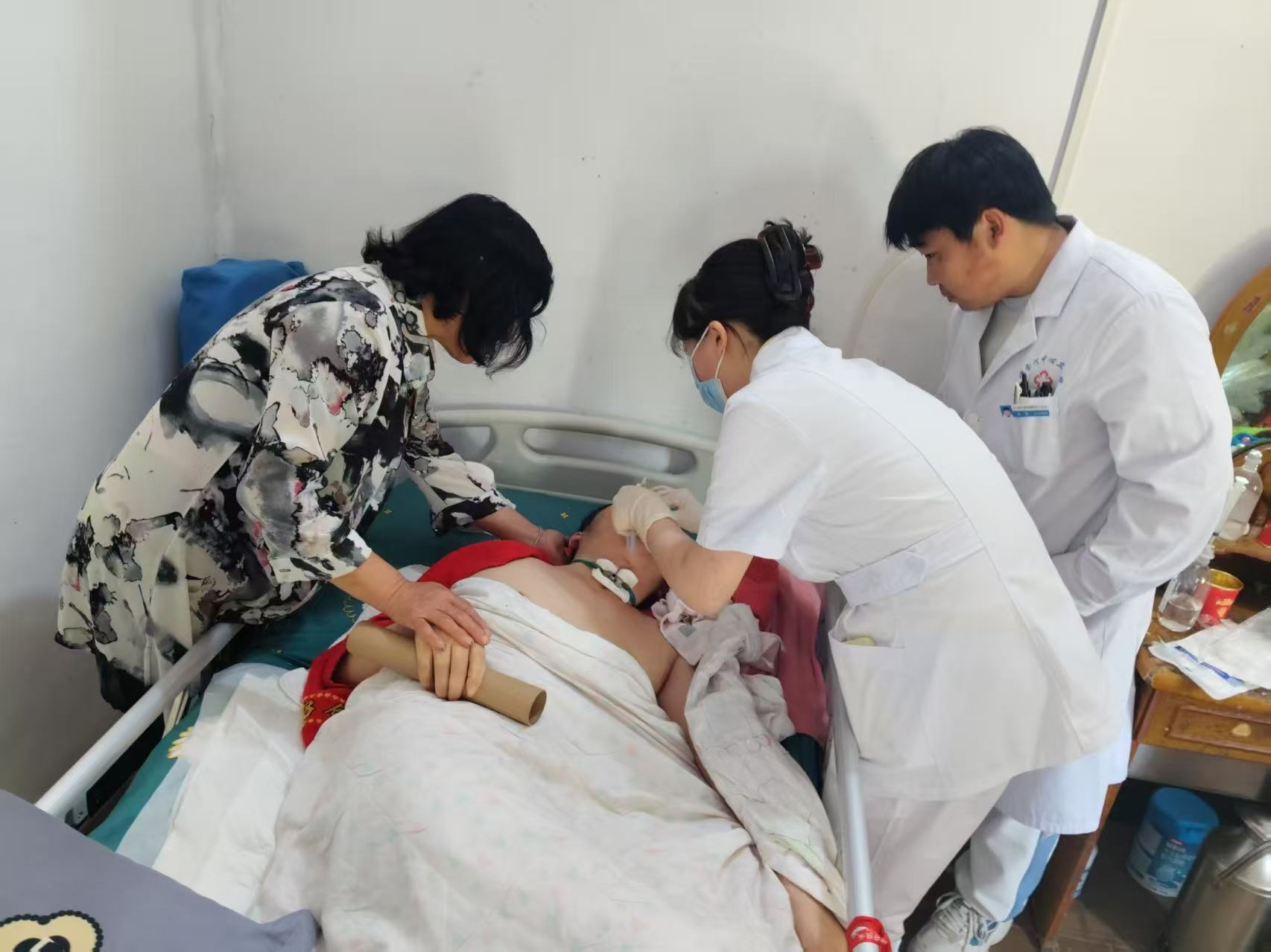 “护理到家”解难题，暖心服务送健康——谭家河中心卫生院成功为居家患者实施留置胃管术
