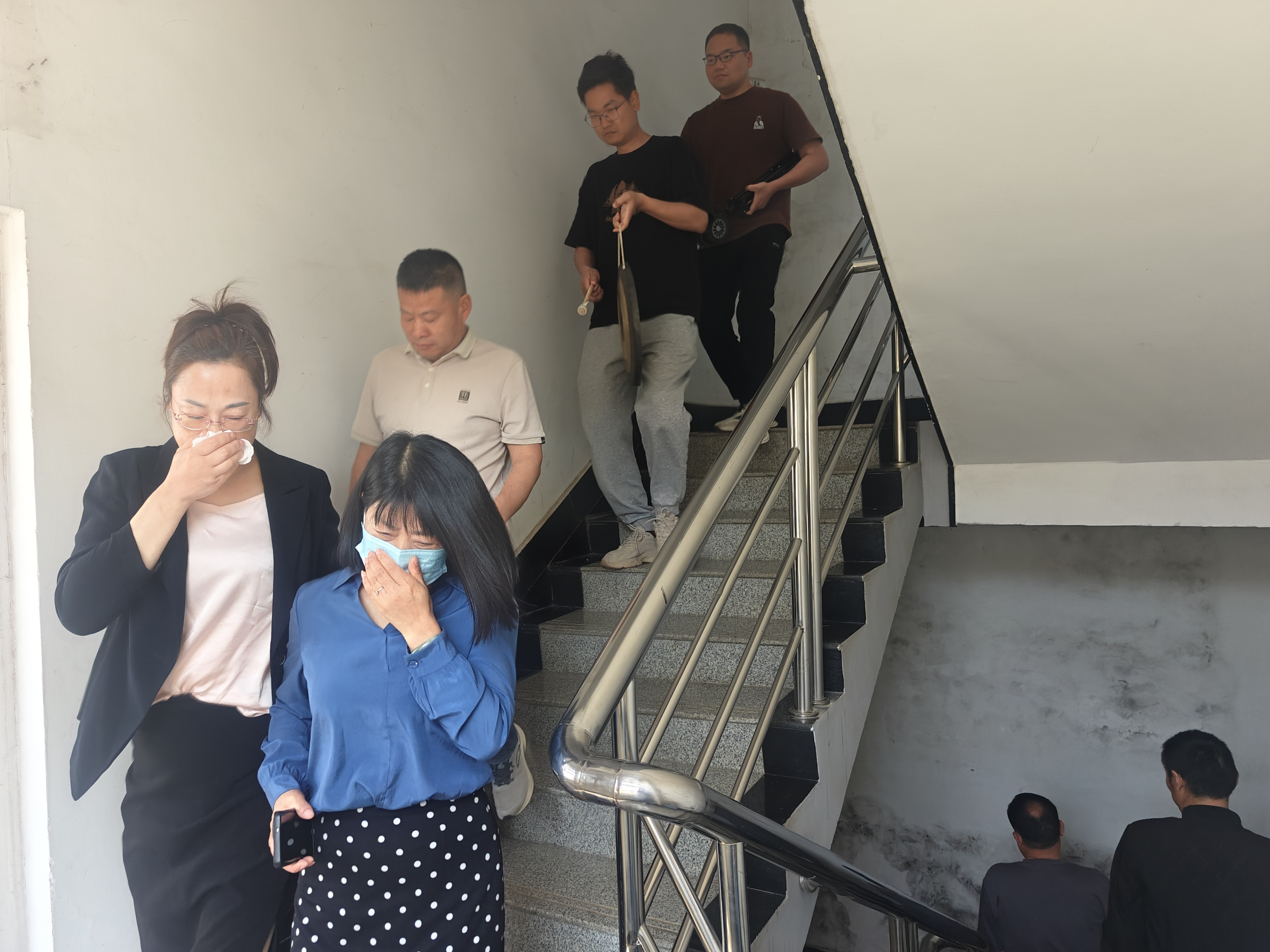 县水利局开展消防安全火灾逃生演练 筑牢水利系统安全防线