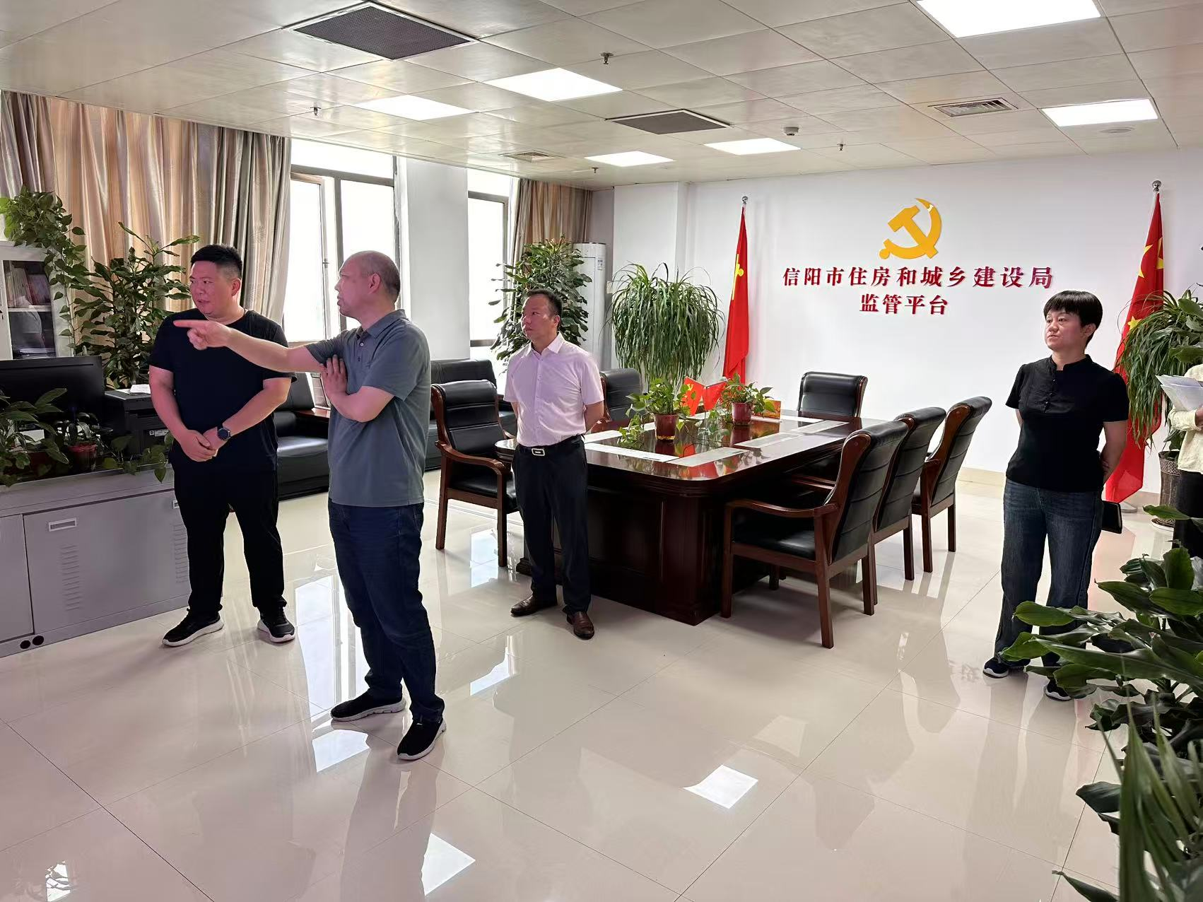 市住建局党组成员、总工程师董立龙到质安站开展工作纪律检查