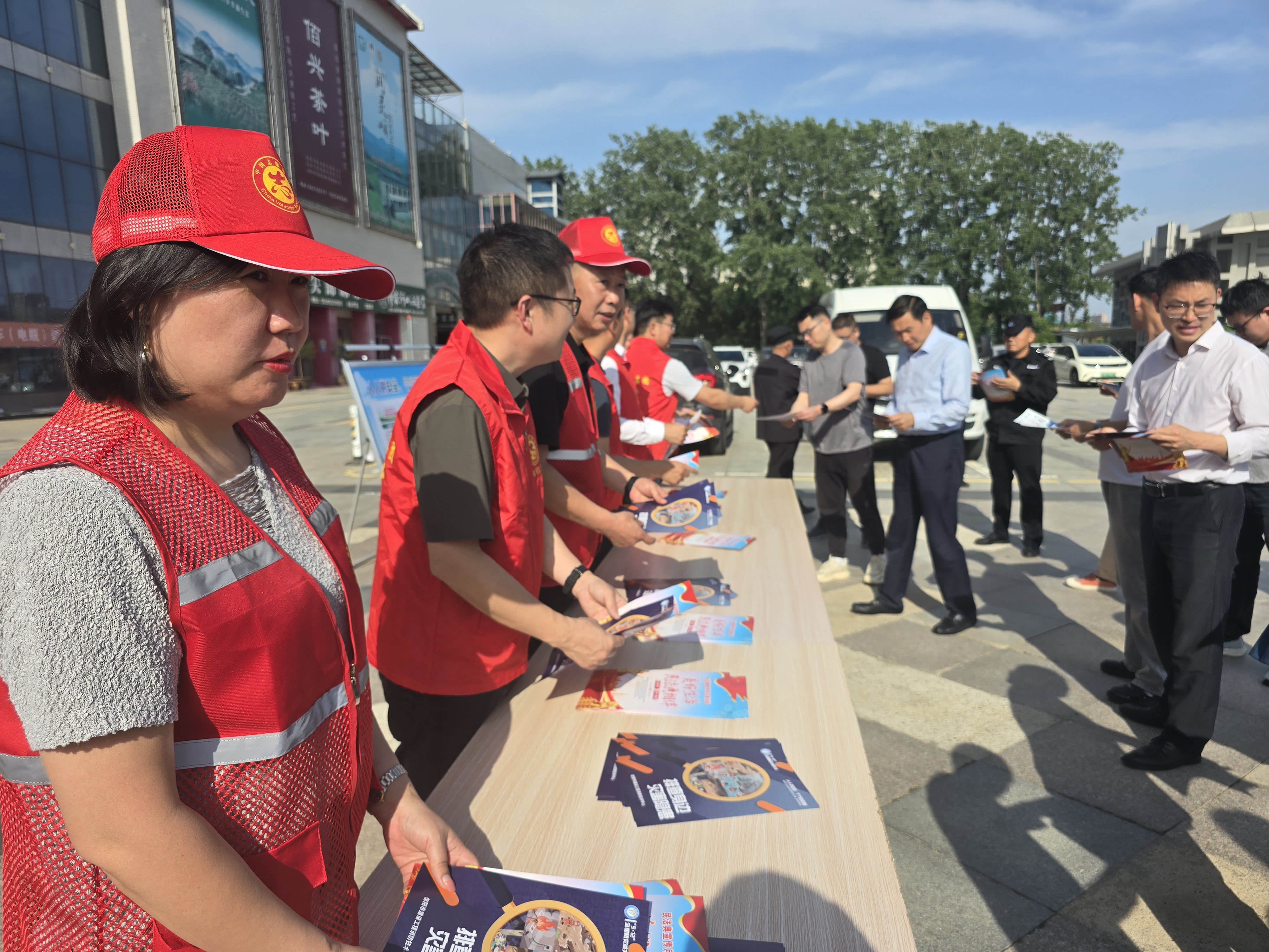市住建局消防技术中心：联合普法宣传，筑牢法治与平安防线