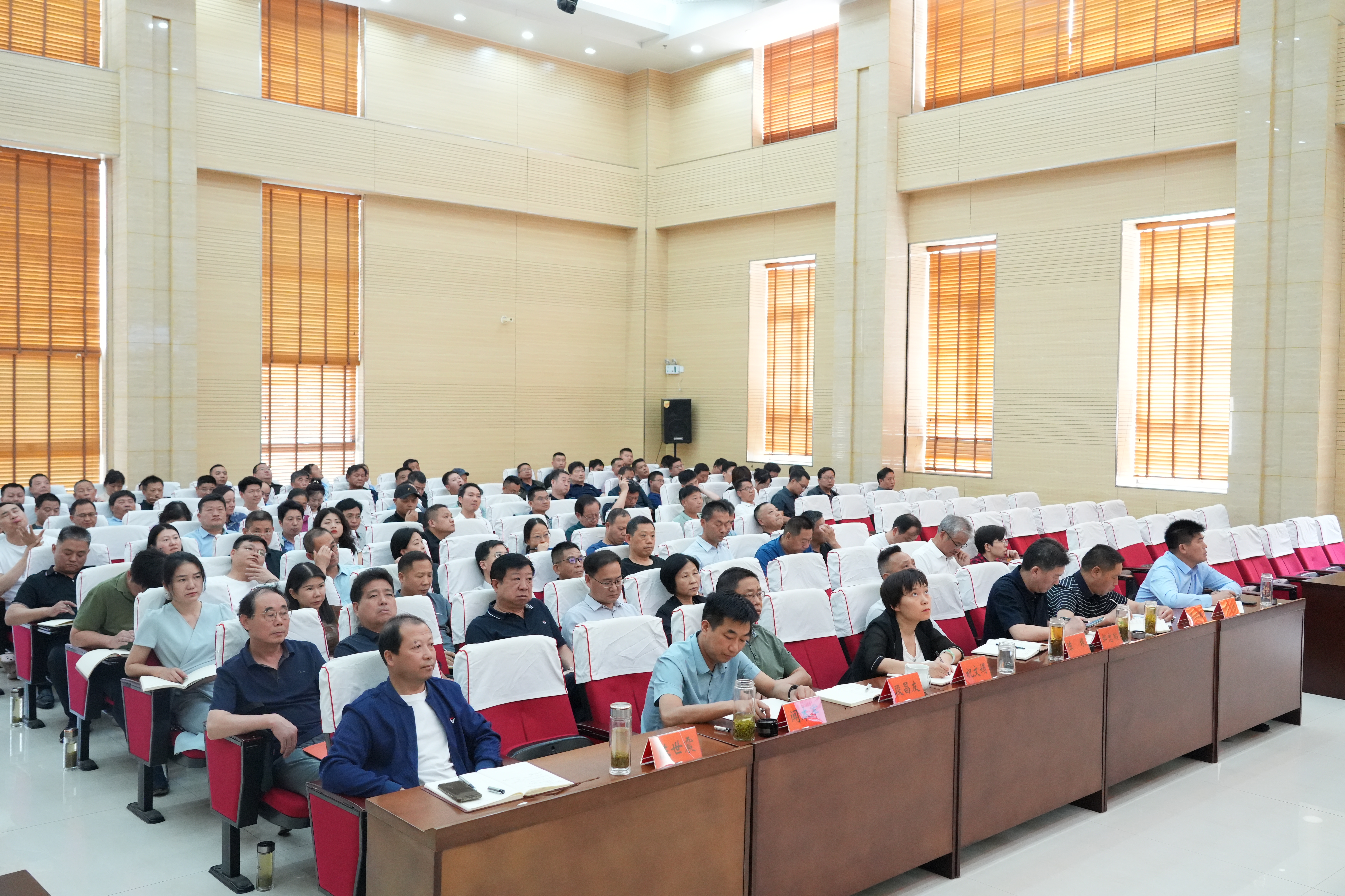 市农业农村局组织开展党组书记讲学习教育专题党课活动