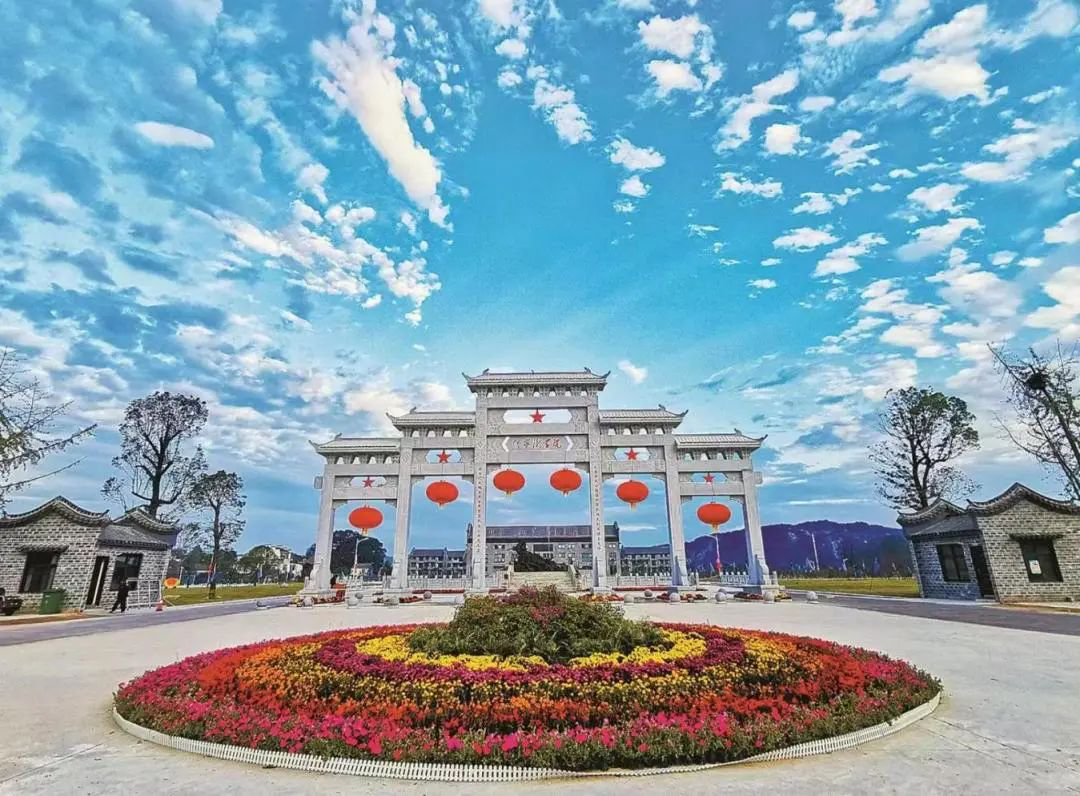 罗山县铁铺镇何家冲村