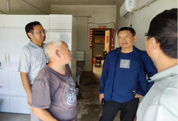 罗山县农科所机关党支部赴尤店乡罗洼村开展“支部联支部”活动