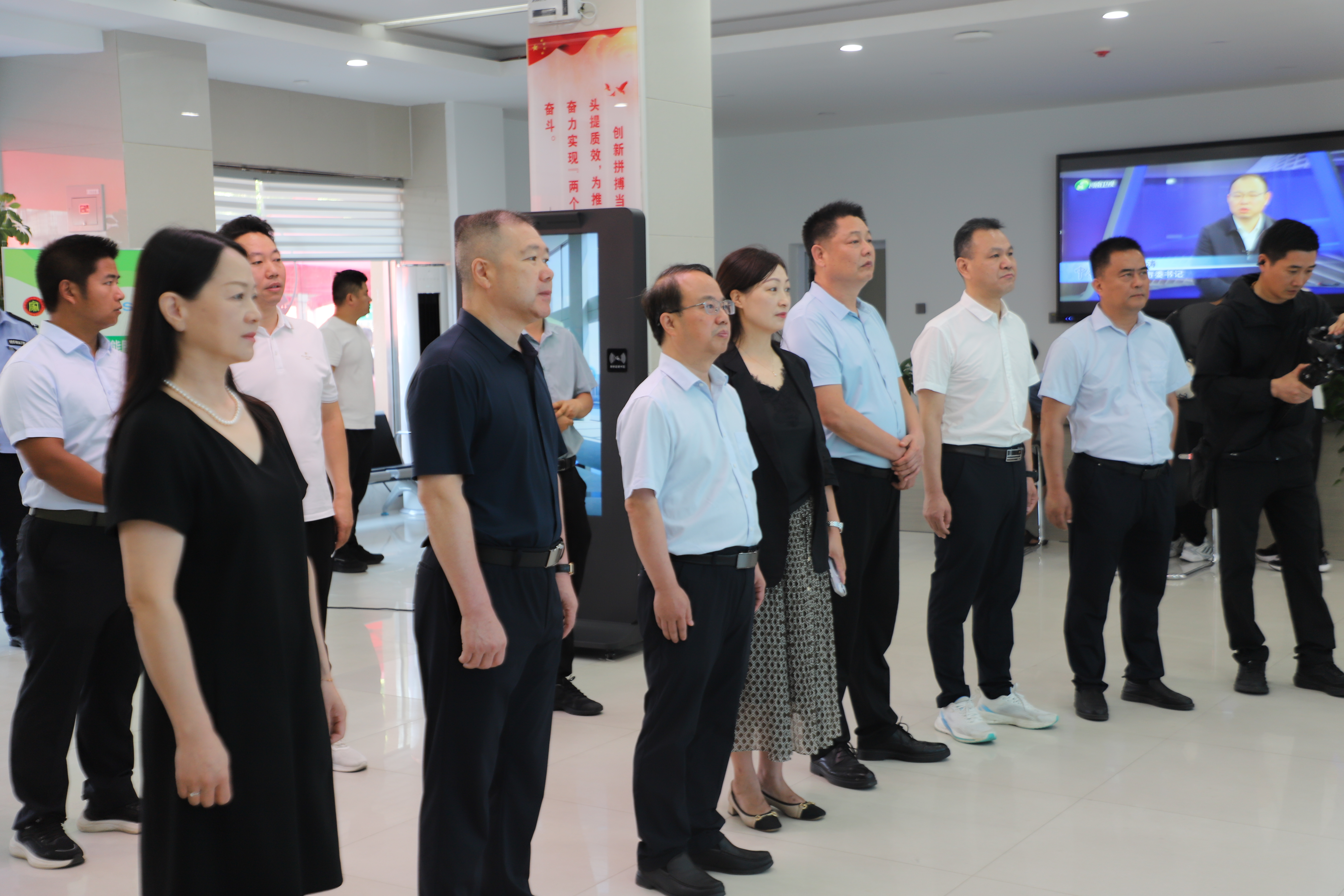 戎归故里启新程，职通未来再出征 <br>市退役军人事务局举行退役军人综合服务中心发布仪式暨“戎耀归来·筑梦启航”首场招聘会