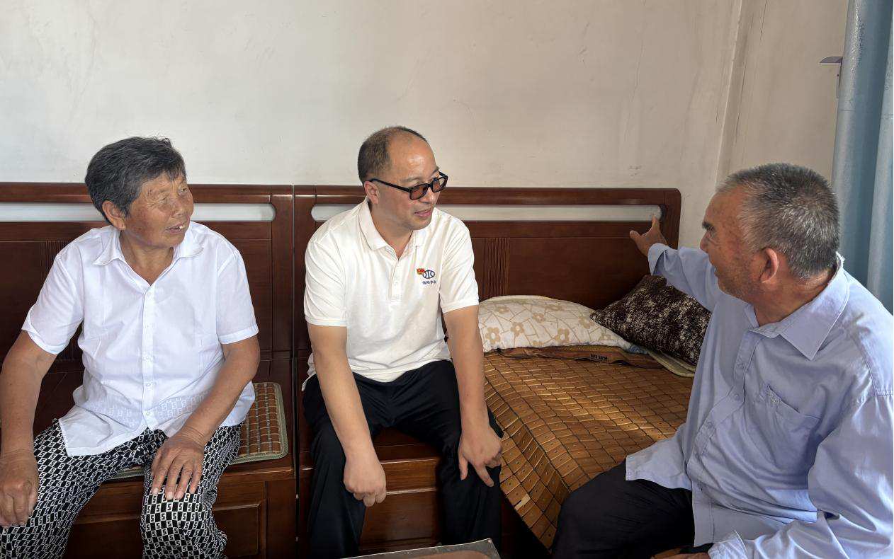 赓续红色血脉 永葆党员初心市移民中心组织开展“七一”红色主题教育活动