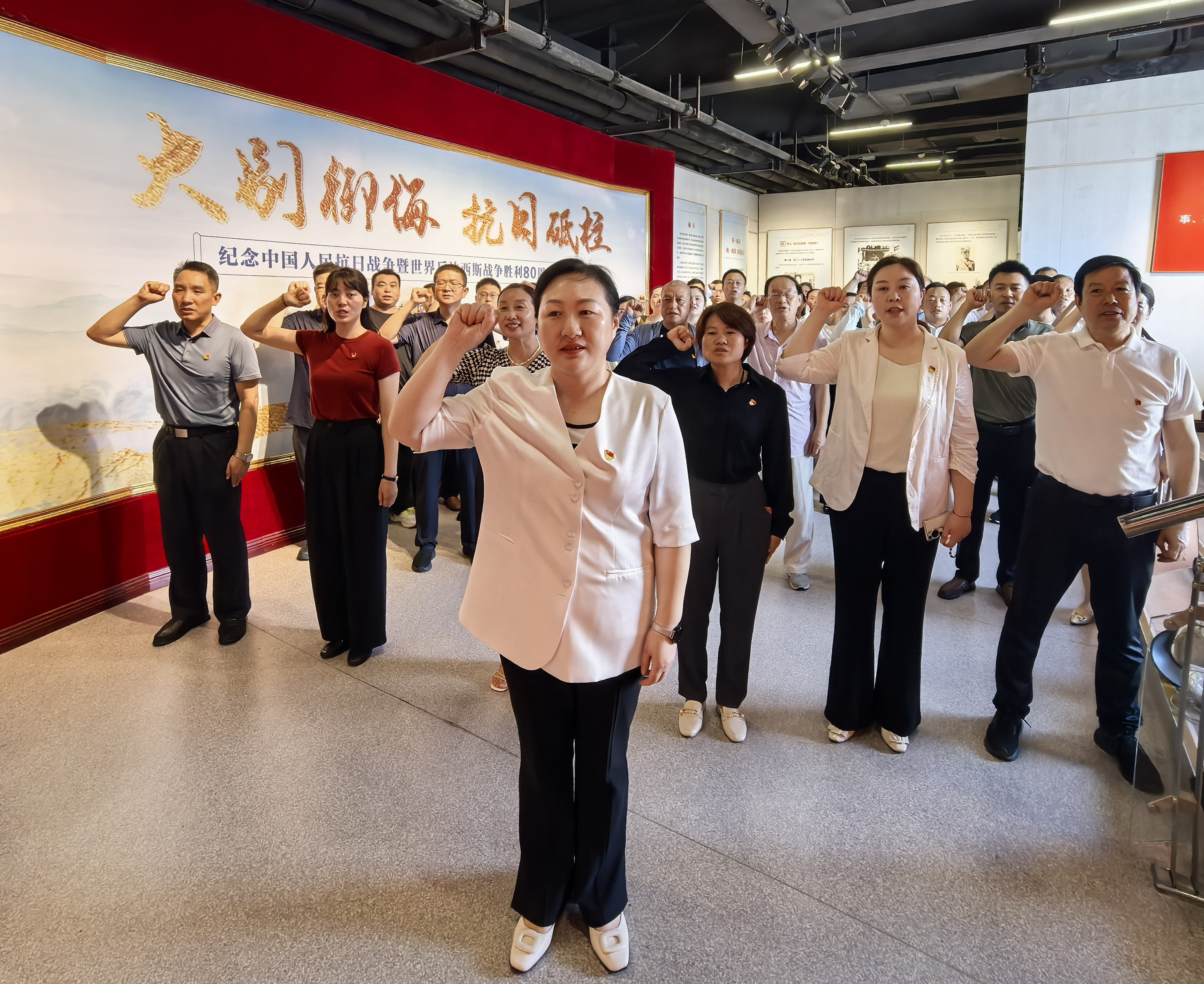信阳市文广旅局开展“传承红色基因 砥砺奋进力量”主题党日活动
