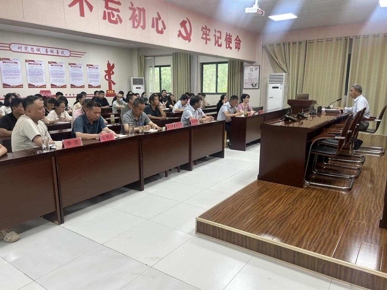学思践悟强根基,薪火相传守初心——震雷山街道开展系列主题活动庆祝“七一” 学思践悟强根基,薪火相传守初心——震雷山街道开展系列主题活动庆祝“七一”