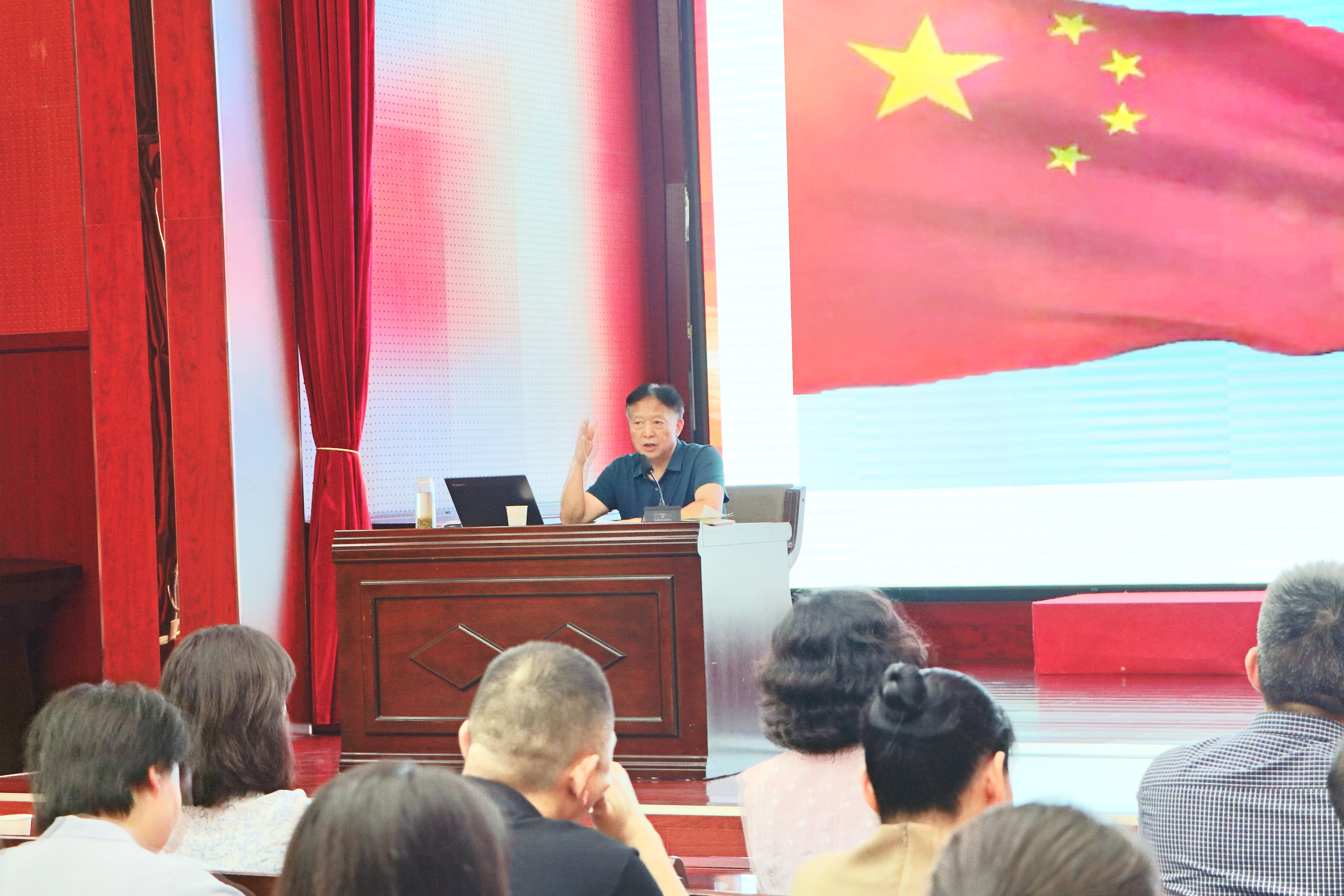 深入贯彻中央八项规定精神学习教育专题党课——开门教育解决群众急难愁盼 大纵深推进整治不动产“登记难”工作
