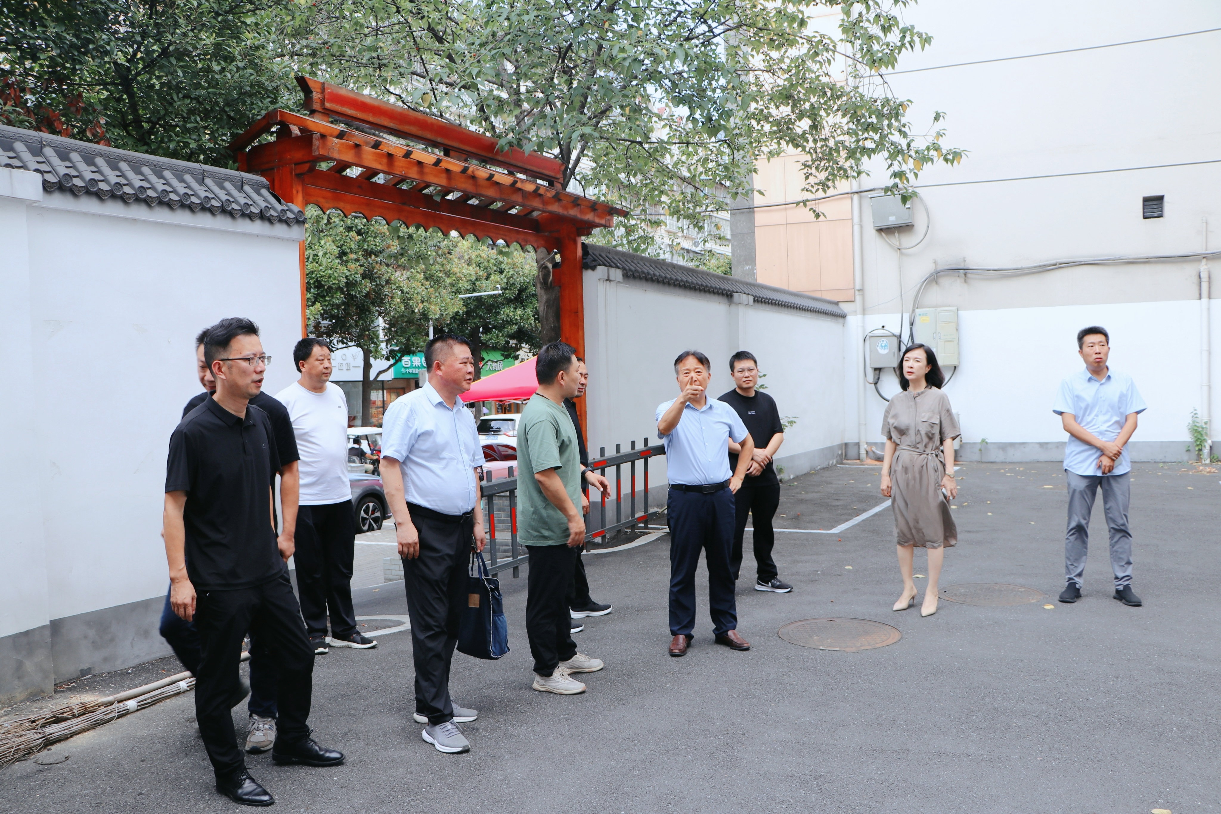 解民忧 办实事 推动深入贯彻中央八项规定精神学习教育走深走实