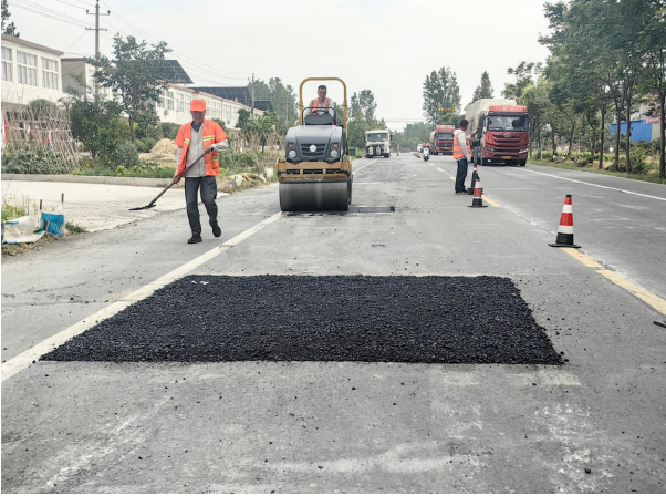 平桥公路战高温保畅通   三举措筑牢安全防线