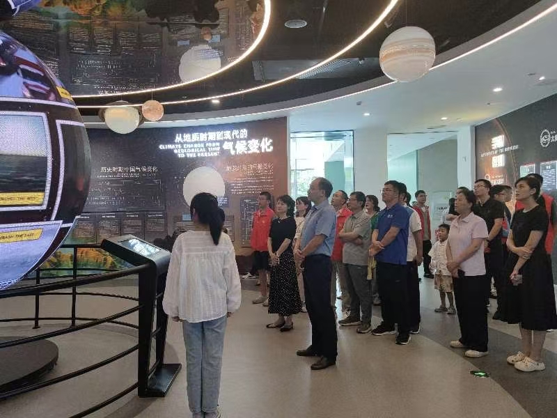 走进气象科普基地 提升防灾减灾“硬实力”