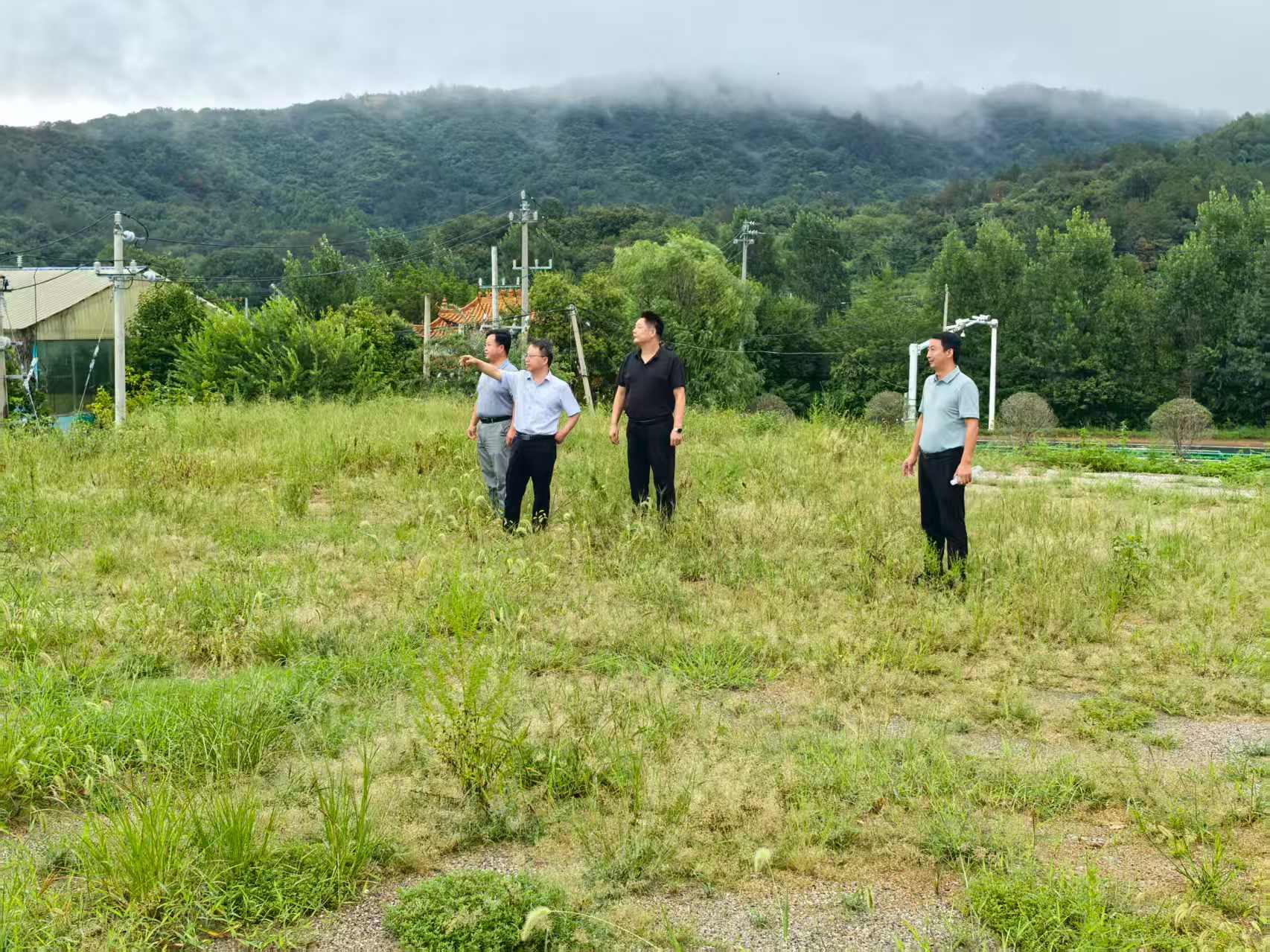 张长斌赴市烈士陵园检查防汛工作