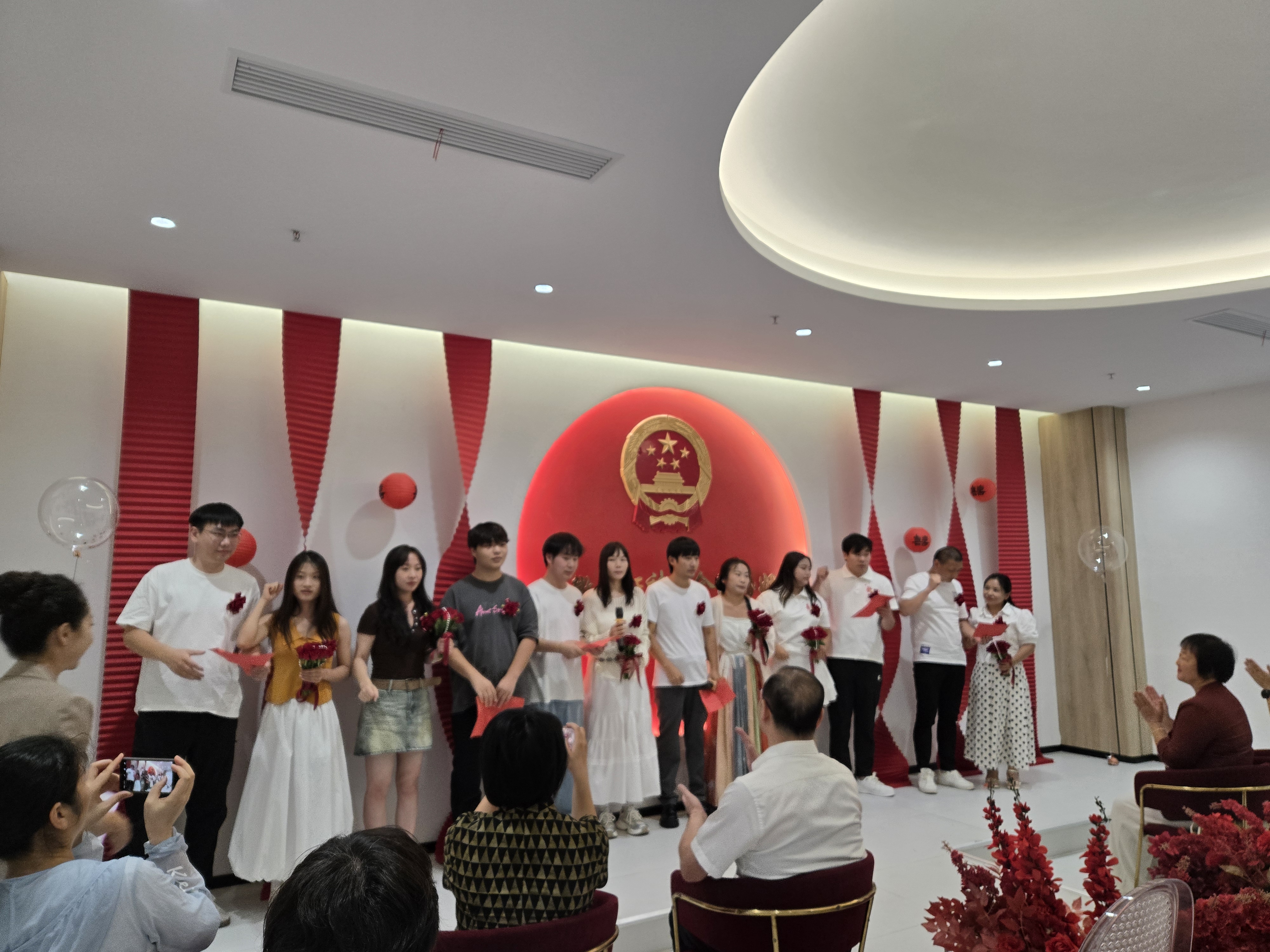 鹊桥寄意迎新人，七夕良辰结“连理” ——信阳民政婚姻登记2025年“七夕节”工作侧记