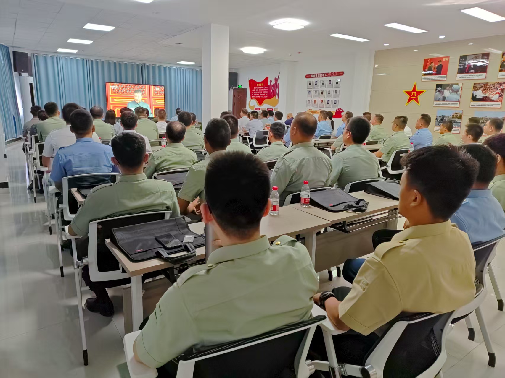 赓续伟大抗战精神 凝聚砥砺奋进力量 ——信阳市退役军人事务局组织收听收看纪念中国人民抗日战争暨世界反法西斯战争胜利80周年大会
