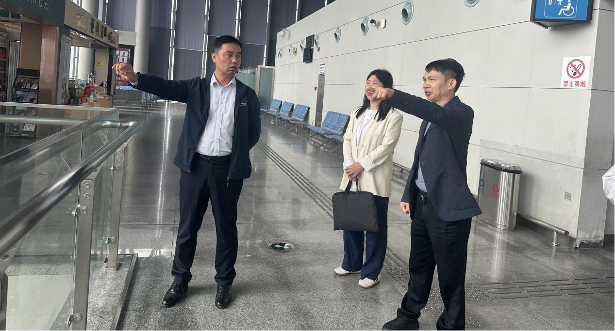 信阳市铁路民航中心副主任蔡枫林督导机场国庆中秋假期安全生产工作