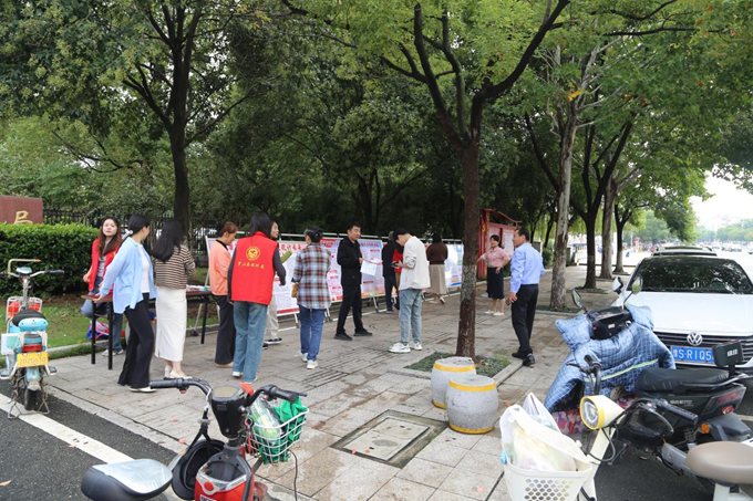 罗山县统计局开展第十六届“中国统计开放日”活动