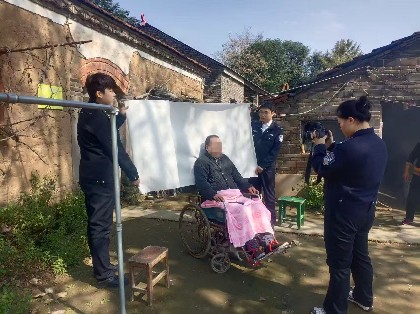 暖心服务“零距离” —— 平昌关镇多部门联动,将关怀送到群众家门口 暖心服务“零距离” —— 平昌关镇多部门联动,将关怀送到群众家门口