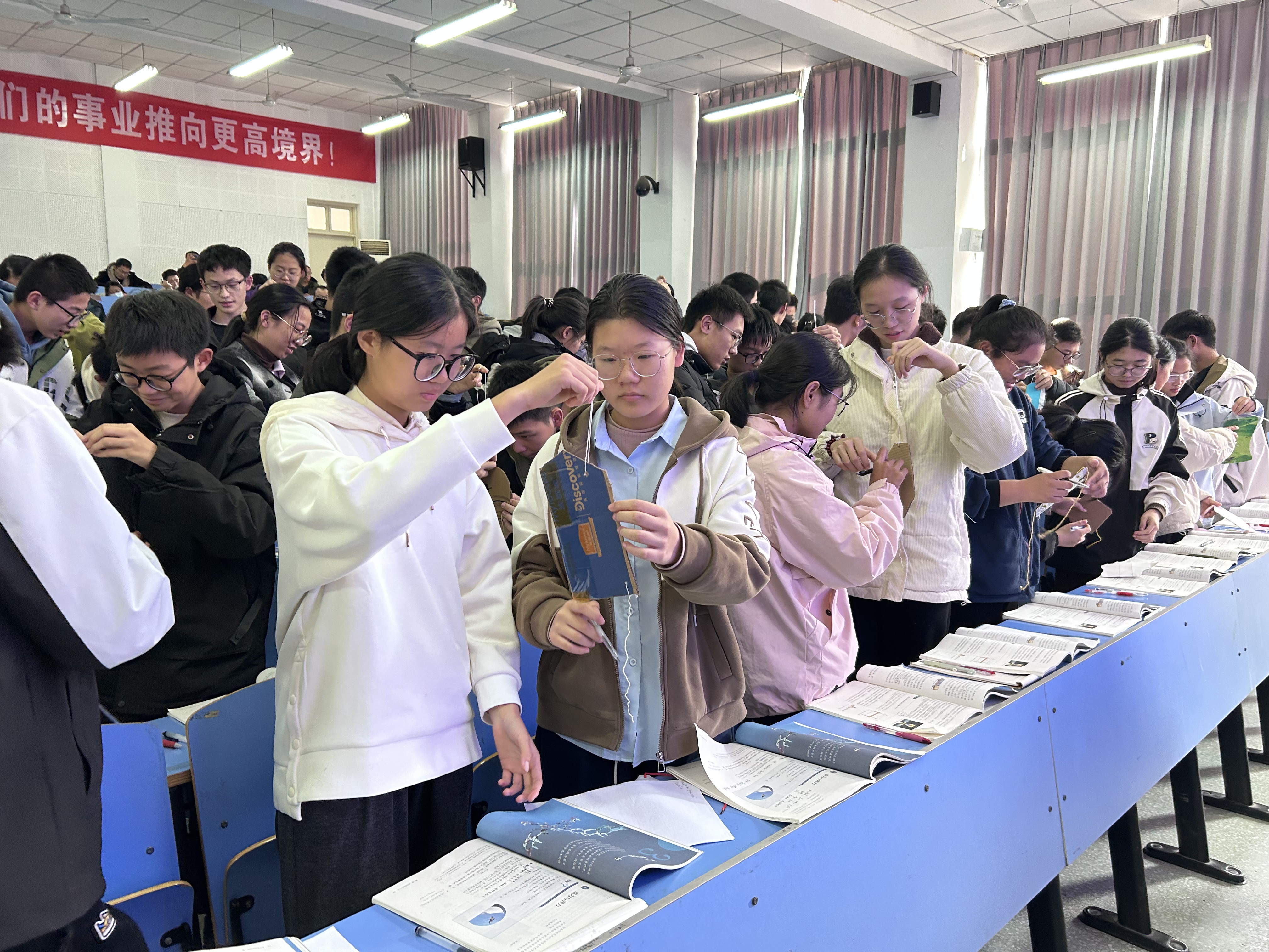 党建业务深融合 先锋示范谱新篇 | 信阳高中以高质量党建引领高质量发展的实践探索