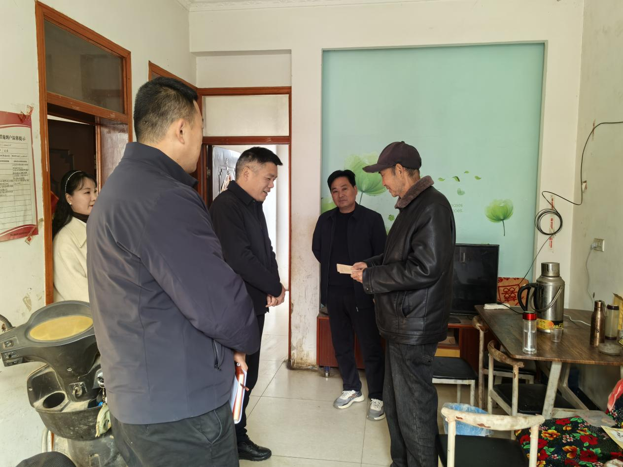 市铁航中心党委书记、主任王文辉赴罗山县高店镇中心村开展帮扶调研与走访慰问活动
