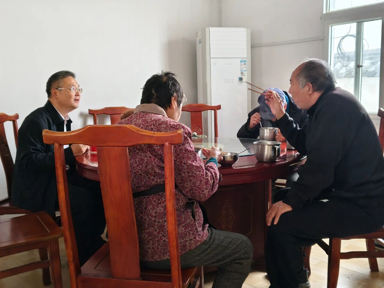 饺子飘香暖重阳 敬老情深传美德 饺子飘香暖重阳 敬老情深传美德