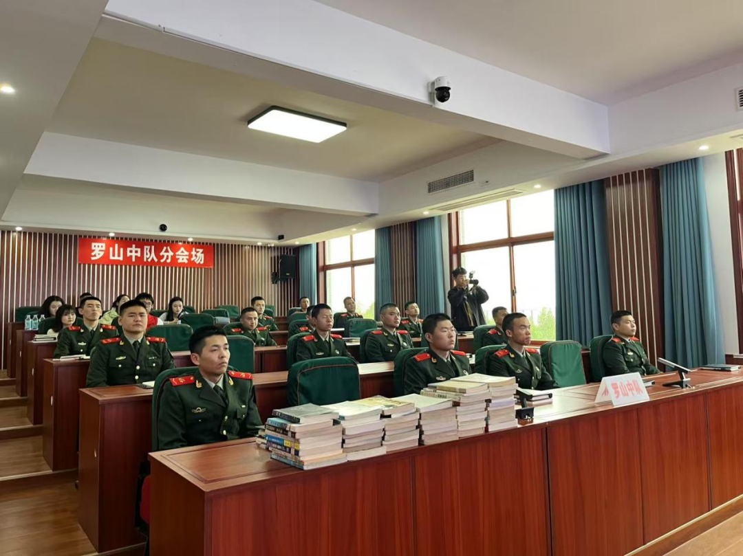 “书香润军营·文化铸军魂”罗山县图书馆联合红色文化宣讲中心开展送图书进军营暨文化宣讲活动