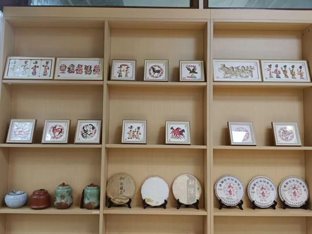 2025年国庆、中秋双节系列活动|城市书房庆双节剪纸活动作品展圆满落幕