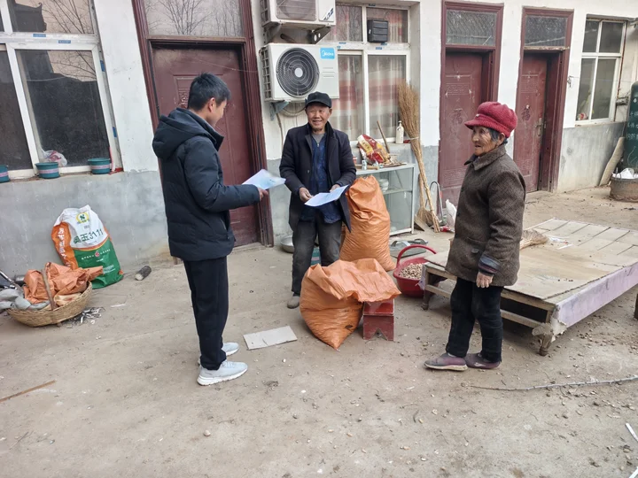 兰店街道筹建处:入户宣传“明白纸” 筑牢冬季“安全墙” 兰店街道筹建处:入户宣传“明白纸” 筑牢冬季“安全墙”