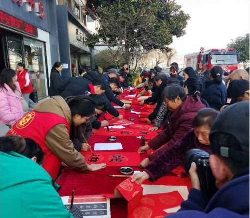 信阳市开展 “民族一家亲 新春送温暖”系列活动