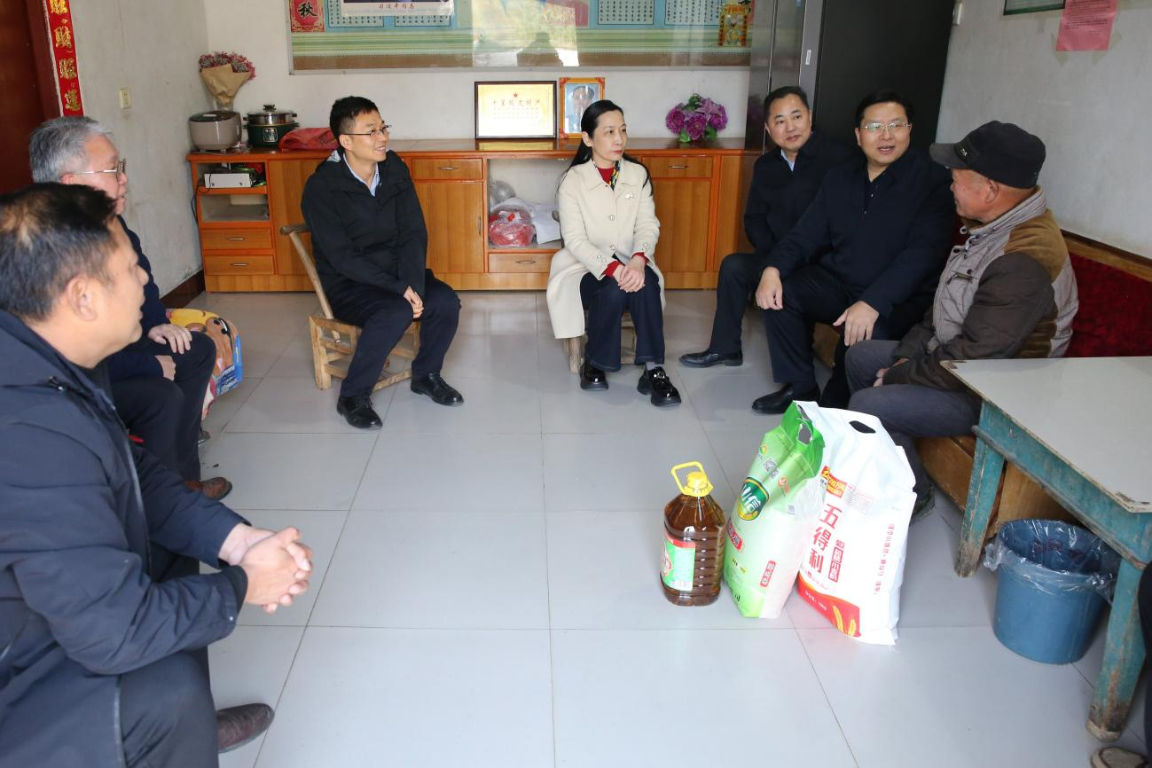 市审计局积极开展“迎新春 送温暖”走访慰问活动 市审计局积极开展“迎新春 送温暖”走访慰问活动
