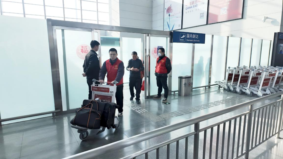 信阳市铁路民用航空事业发展中心<br>开展2026年“春运暖程”志愿服务活动