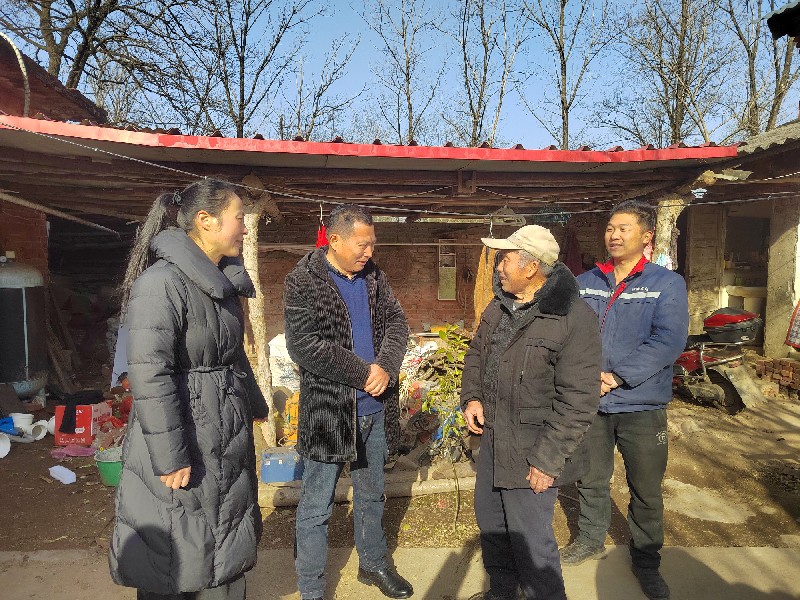 “同心聚力、温暖同行”鲇鱼山水库事务中心赴观音山村开展帮扶慰问活动