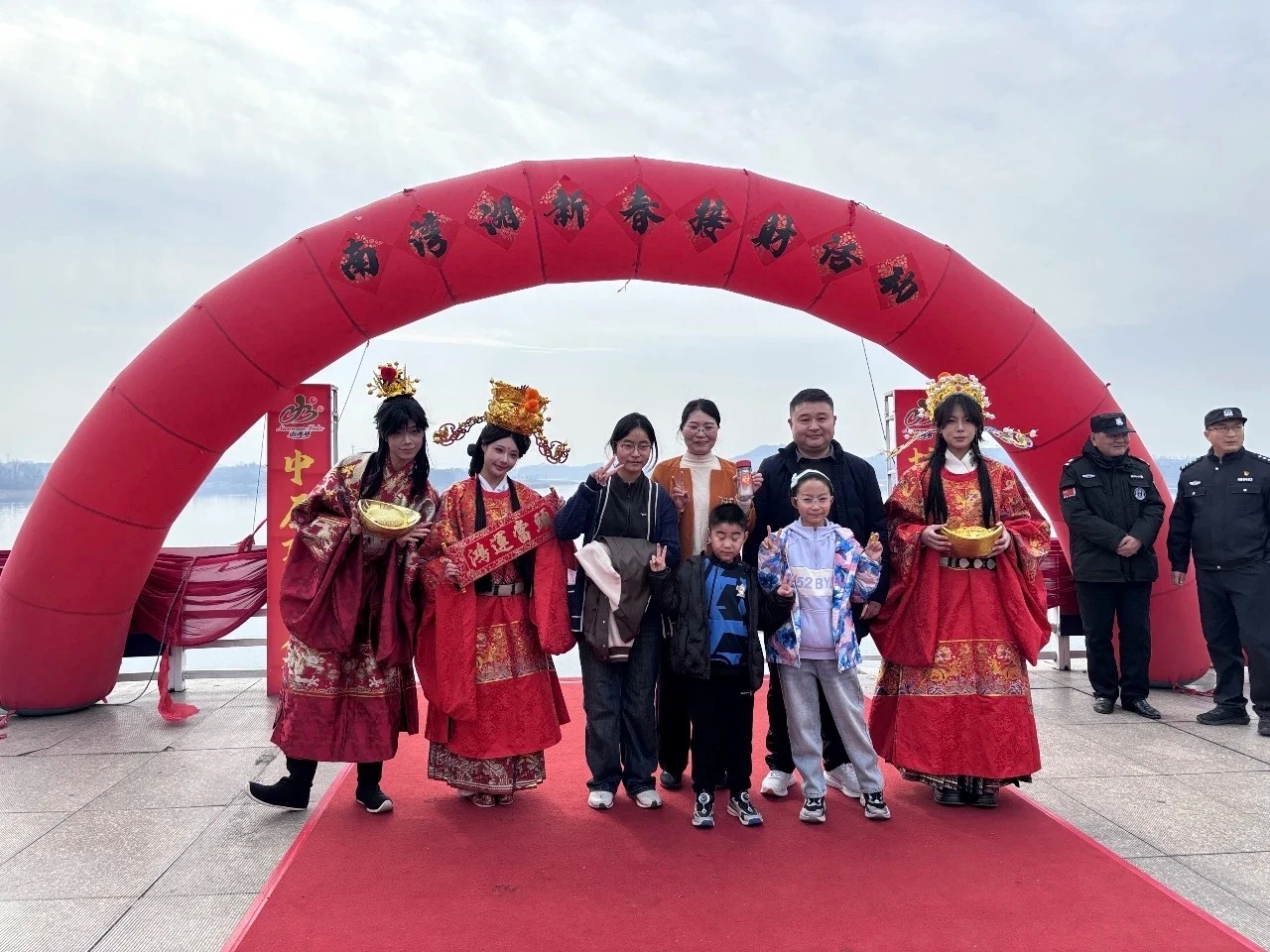 茶香贺新春 欢乐信阳年——2026年春节假期信阳文旅市场情况综述