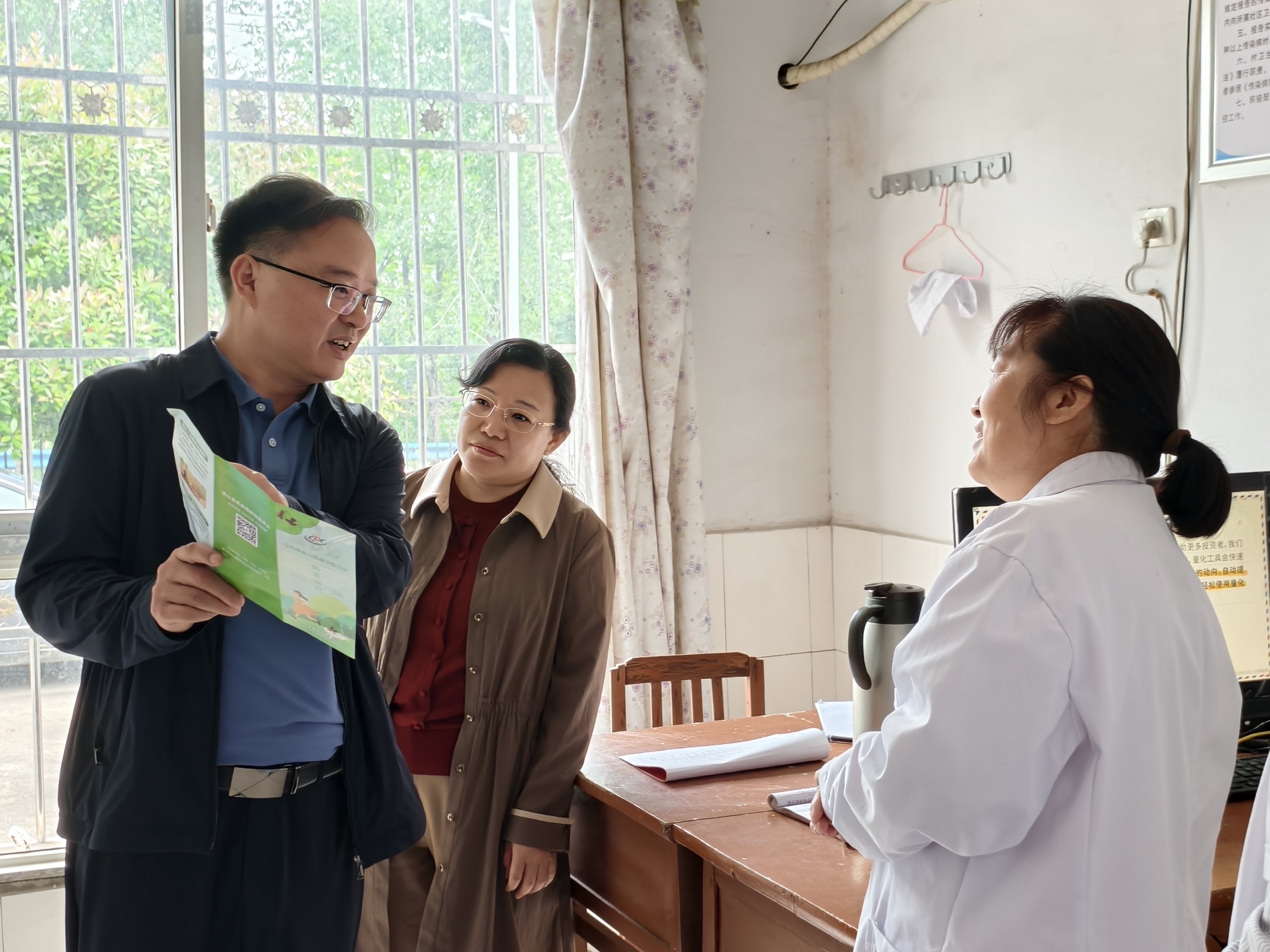 宋进良到光山县调研发热伴血小板减少综合征防治工作 宋进良到光山县调研发热伴血小板减少综合征防治工作