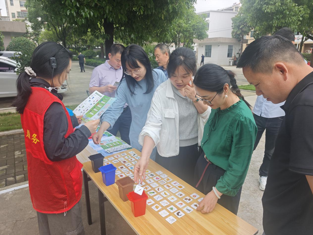 市审计局开展2026年全国城市生活垃圾分类宣传周活动