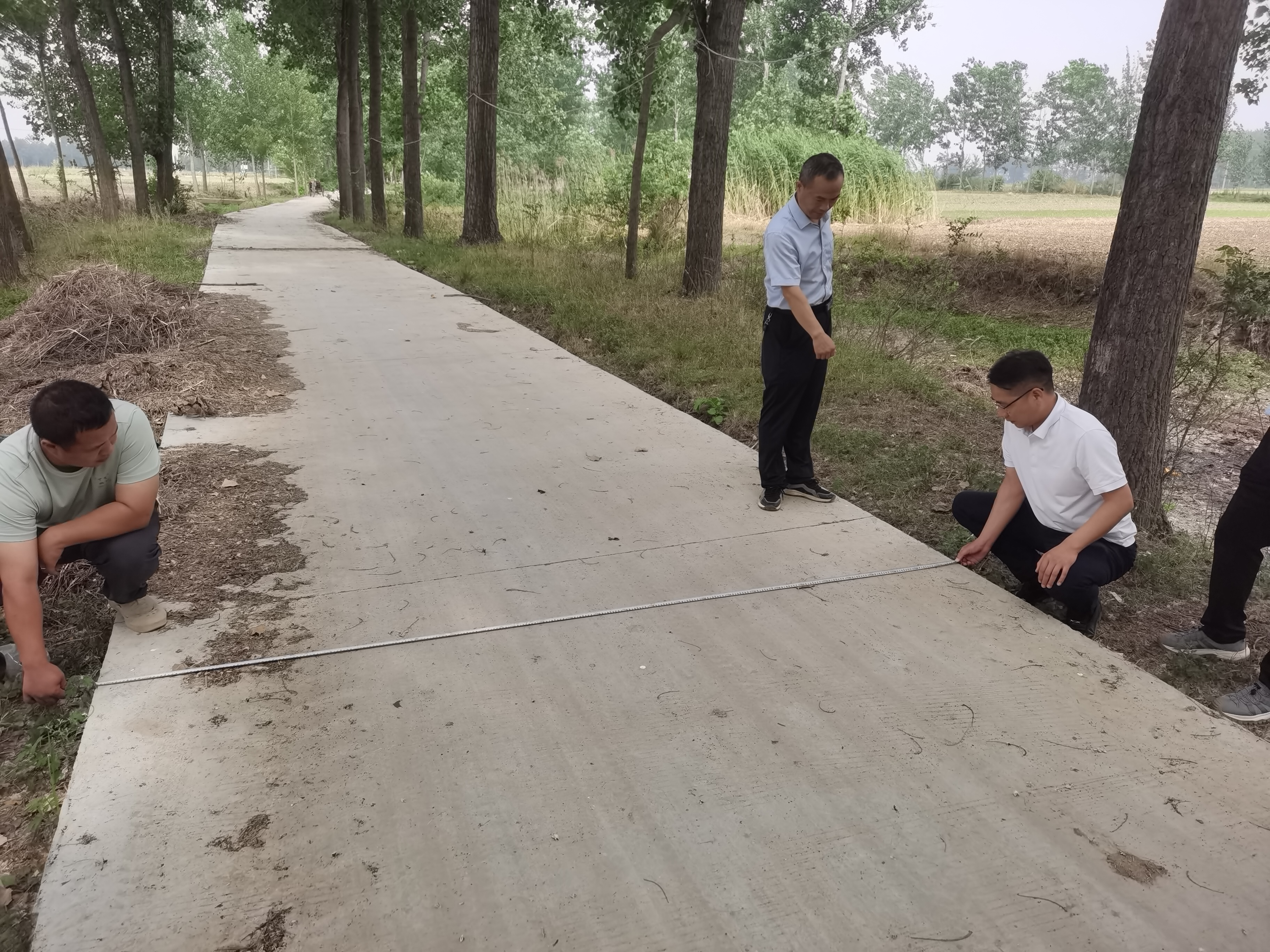 淮滨审计：助力“四好农村路”建设