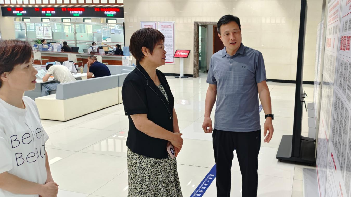 换位体验走流程 直击堵点优服务——市住建局开展“局长科长走流程”活动