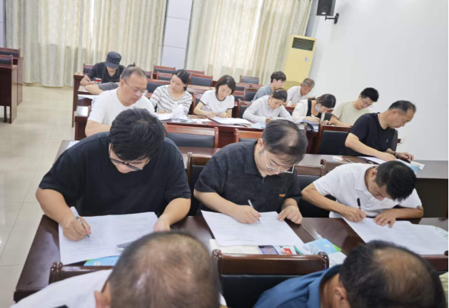 以训促能强队伍 持证监管提质效—— 浉河区疾控中心（卫生监督所）开展2026年卫生监督协管员培训暨换证工作