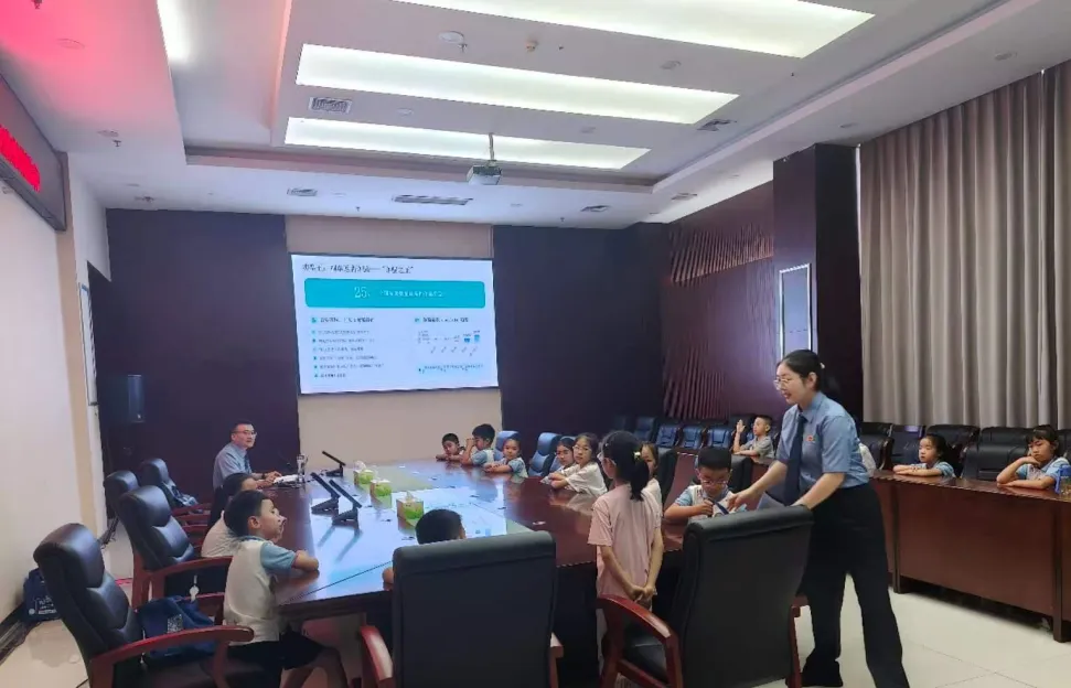 文润童心  法护幼苗 ——省政府立法联系点信阳博物馆开展未成年人法治宣传教育活动